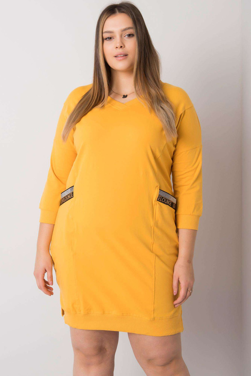 Kollane suures suuruses kleit Susani...