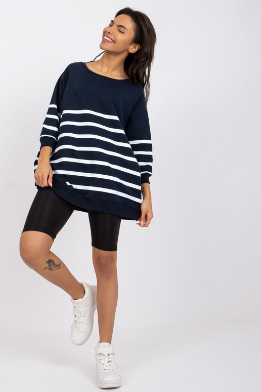 Meresinine ja valge triibuline pluus...