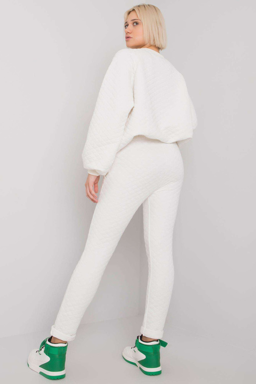 Ecru kaheosaline tepitud komplekt...