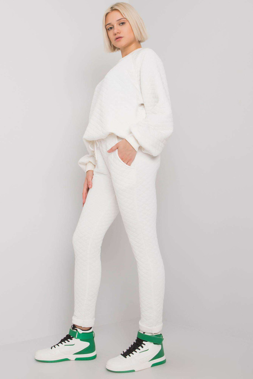 Ecru kaheosaline tepitud komplekt...