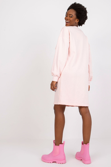 Kahvatu roosa kleit...