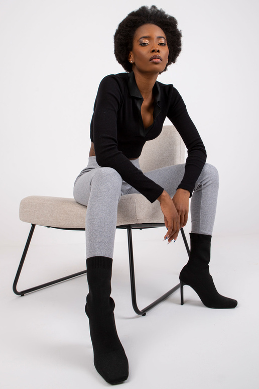 Musta soonikuga vabaaja pluus Flores...