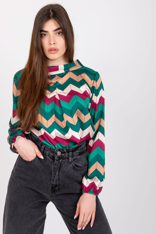 Roheline pluus köitmisega seljal Silesia