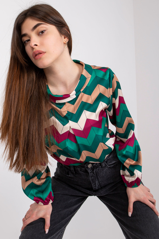 Roheline pluus köitmisega seljal Silesia