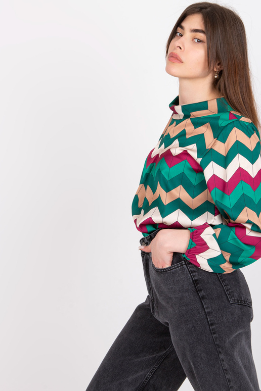 Roheline pluus köitmisega seljal Silesia