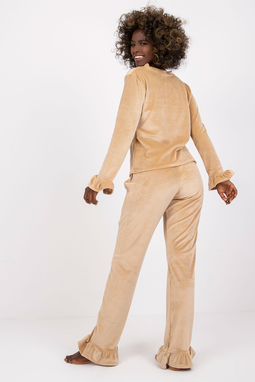 Helebeež veluurpidžaama pükstega...