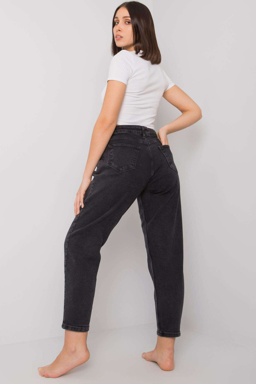 Tumehallid sirged teksad suures...