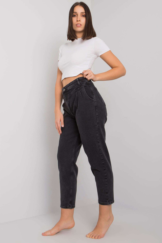 Tumehallid sirged teksad suures...