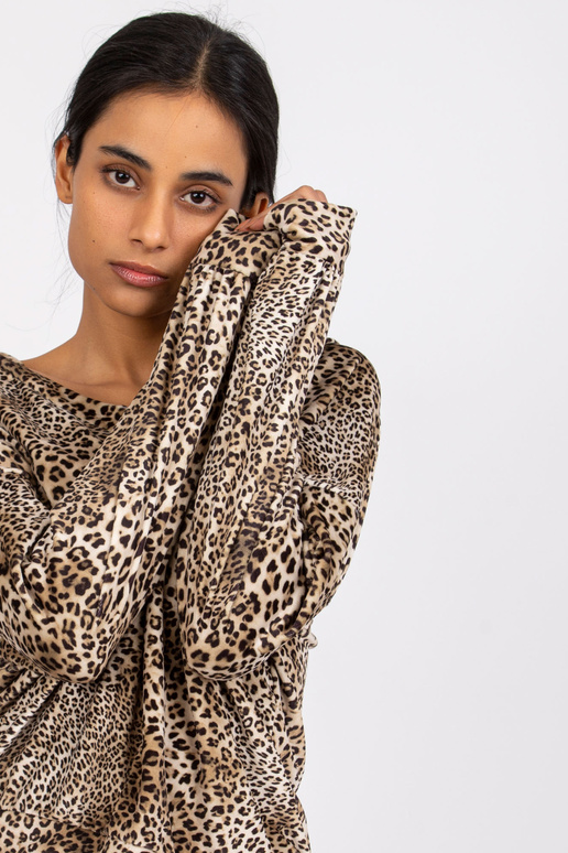 Beež ja must Reagani leopardimustriga...