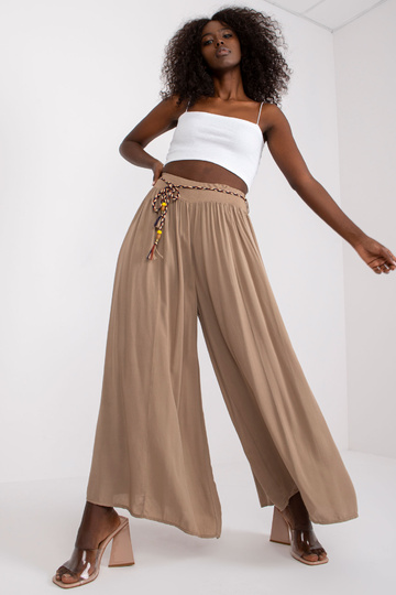 Tumebeežid laiad püksid... 2