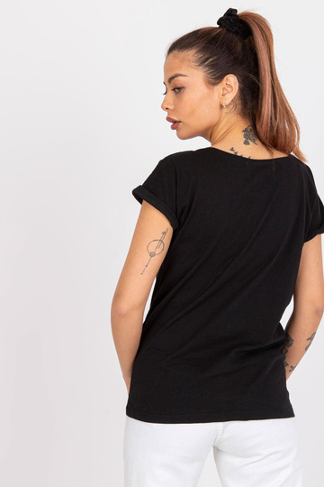 Must puuvillast T-särk...