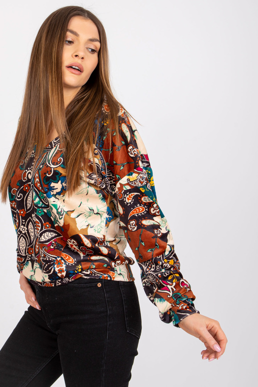 Pruun Nicola mustritega pluus