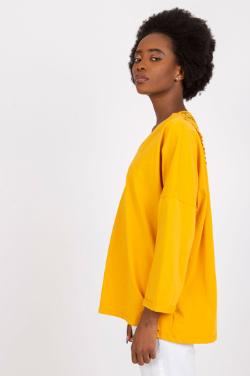 Kahvatuoranž pluus pitsiga...