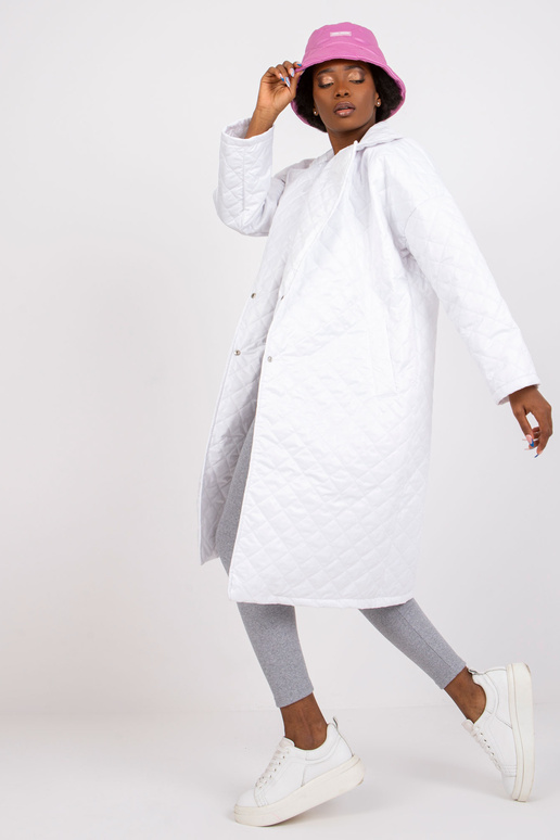 Valge mantel tikitud Sofiaga