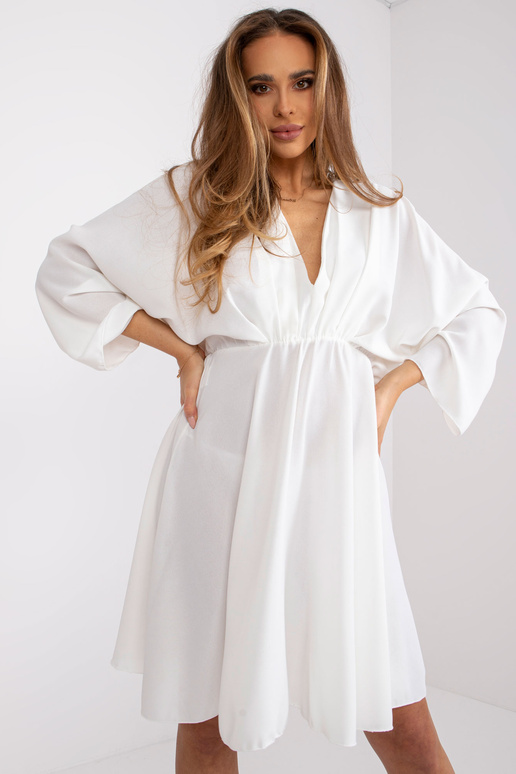 Zayni valge volangidega kleit