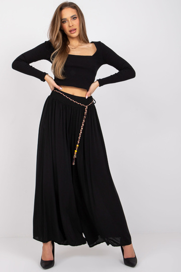 Mustad püksid naistele... 2