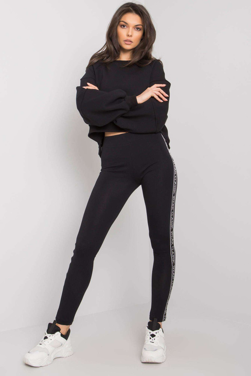 Mustad naiste triipudega retuusid...