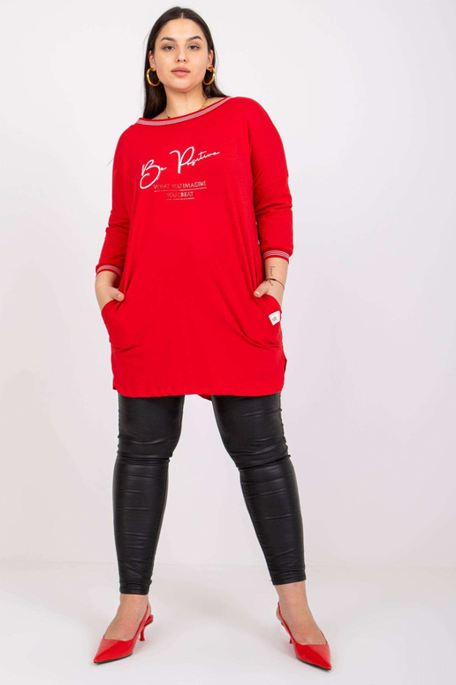 Suures suuruses punane dressipluusi...