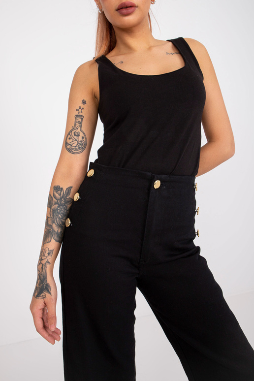 Mustad dekoratiivnööpidega...