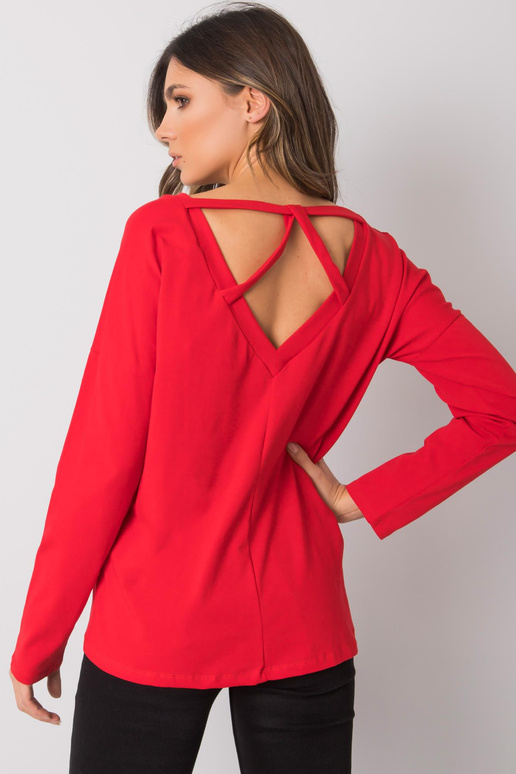 Punane naiste pikkade varrukatega...