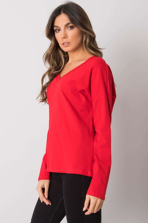 Punane naiste pikkade varrukatega...