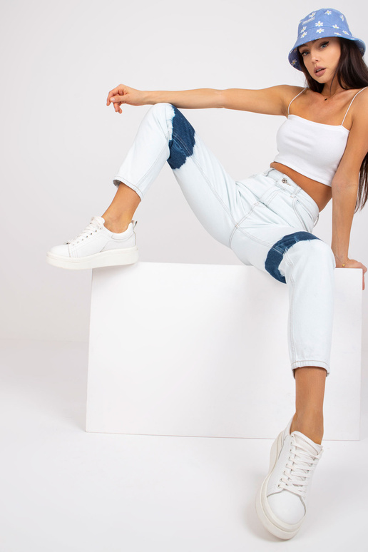 Sinised kõrge vöökohaga teksad...