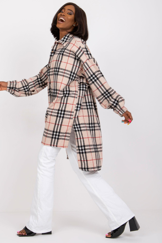 Helebeež ja must pikk särk Bonnie...