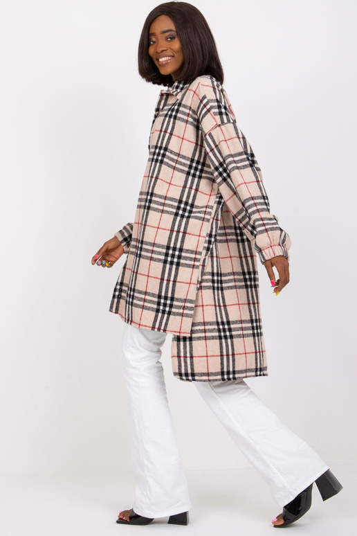 Helebeež ja must pikk särk Bonnie...