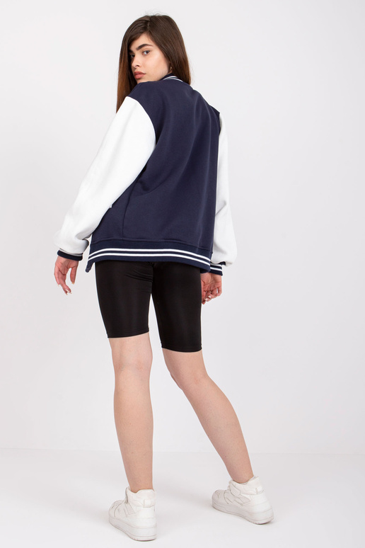 Meresinine dressipluusi pommitaja...