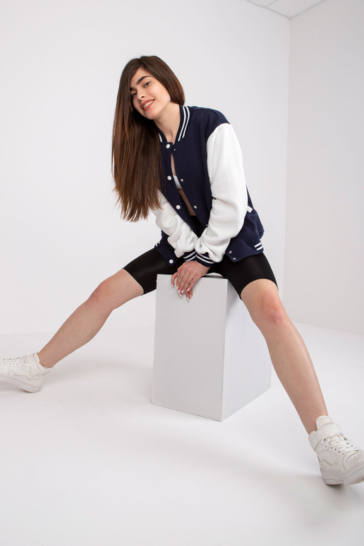 Meresinine dressipluusi pommitaja...