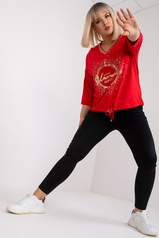 Punane pluss suuruses pluus...