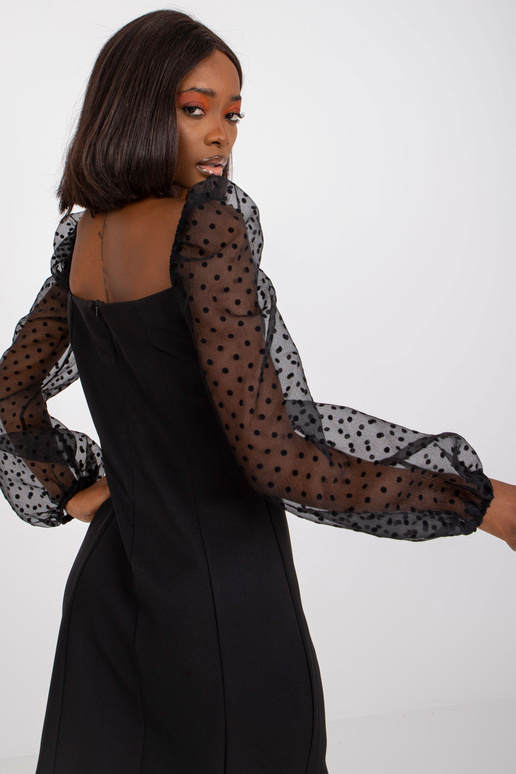 Must puhvis varrukatega kokteilikleit