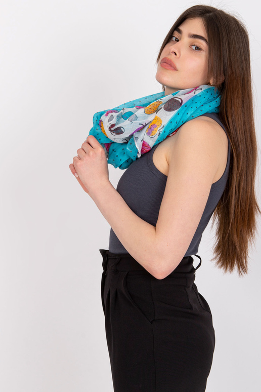 Valge ja sinine ümbris trükiga