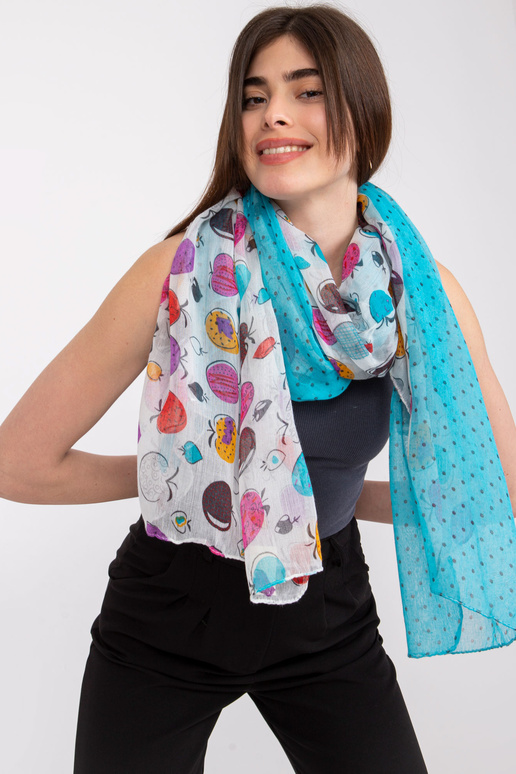 Valge ja sinine ümbris trükiga