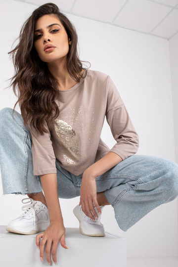 Tumebeež pluus kivikividega... 2