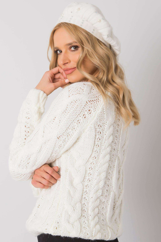 Ecru aplikatsiooniga naiste müts