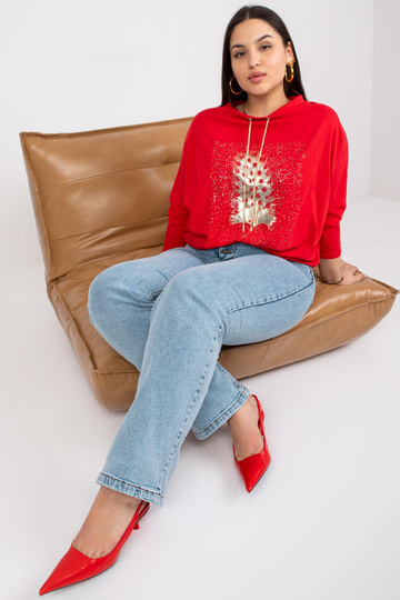 Punane pluss suuruses pluus...