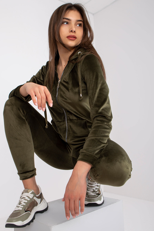 Khakivärvi veluurkomplekt koos...