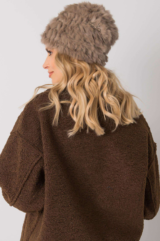 Tumebeež karvane müts