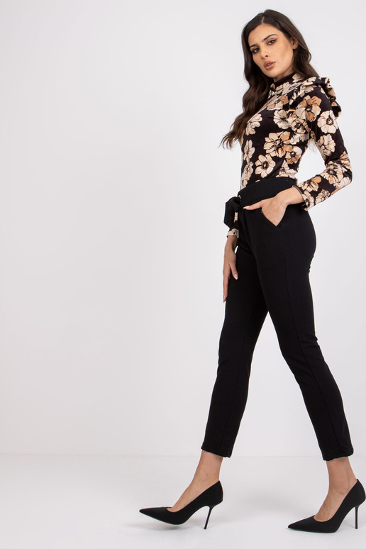 Mustad naiste vabaaja dressipüksid...