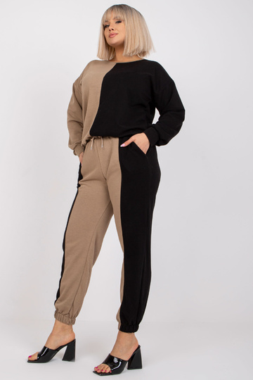 Tumebeeži ja musta...