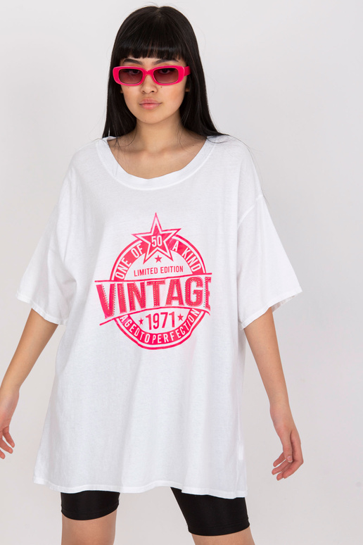 Valge ja roosa avar aplikatsiooniga... Valge ja roosa avar aplikatsiooniga...