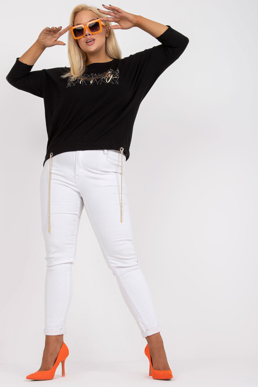 Must suures suuruses puuvillane...