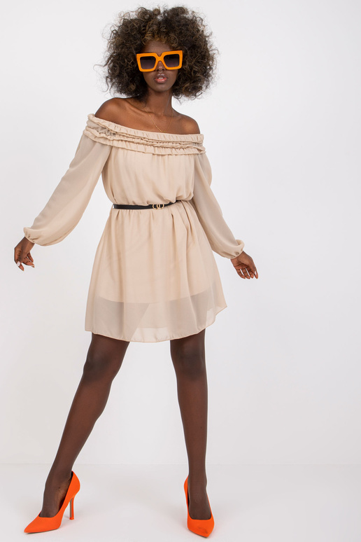 Beež ühe suurusega pikkade...