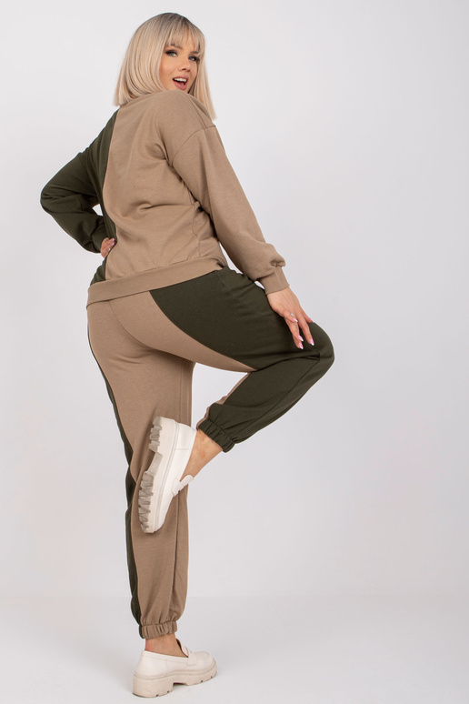 Tume beež-khaki suures suuruses...