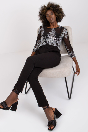 Naiste mustad püksid...