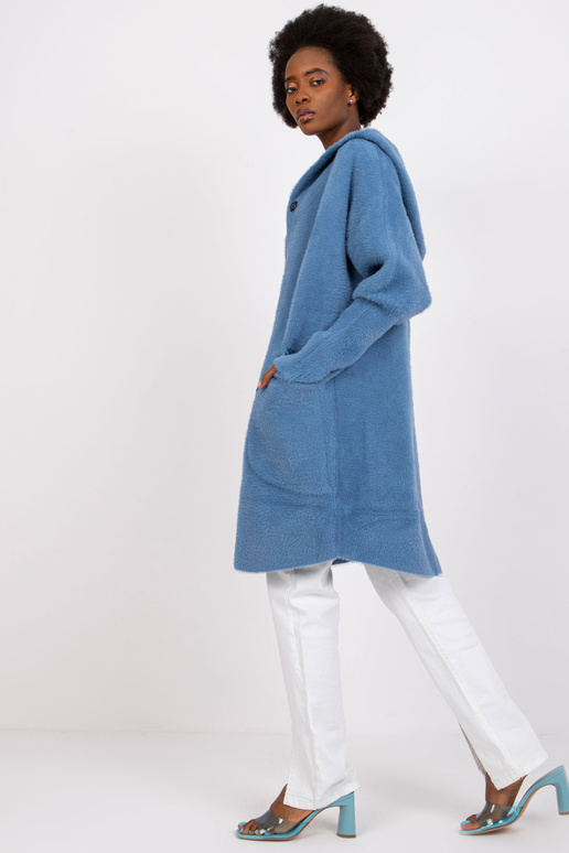 Carolyni helesinine kapuutsiga...