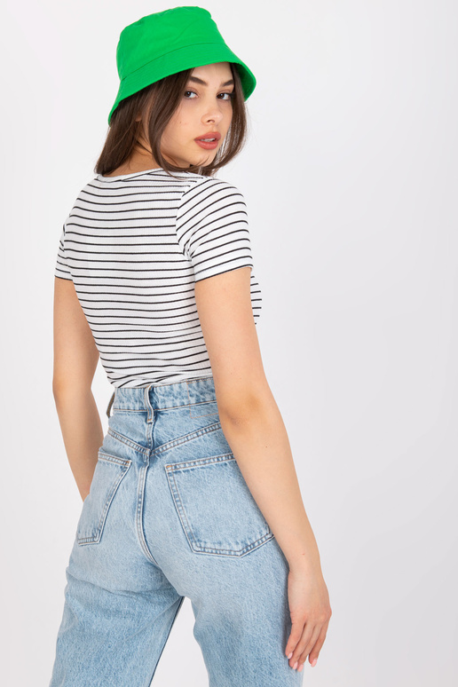 Valge ja musta triibuline pluus...