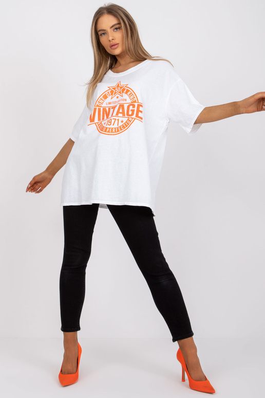 Valge ja oranži värvi aplikatsiooniga...