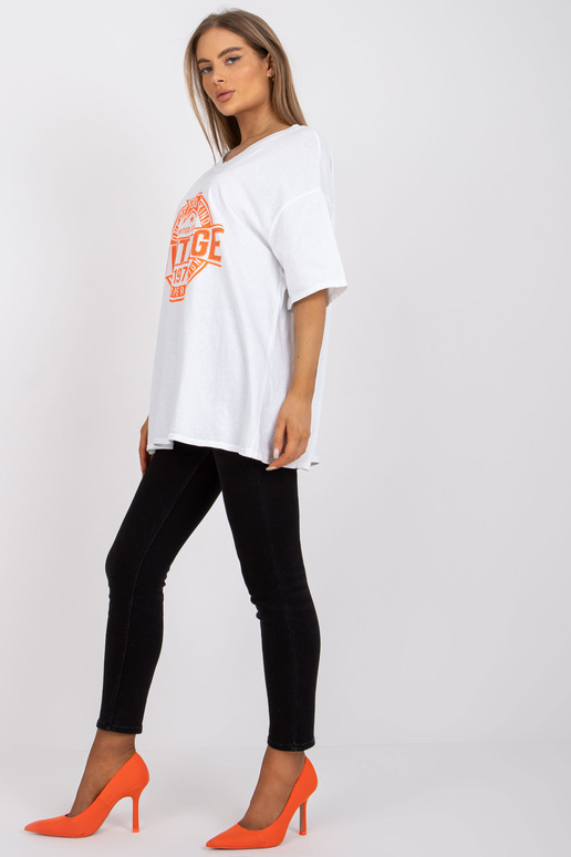 Valge ja oranži värvi aplikatsiooniga...